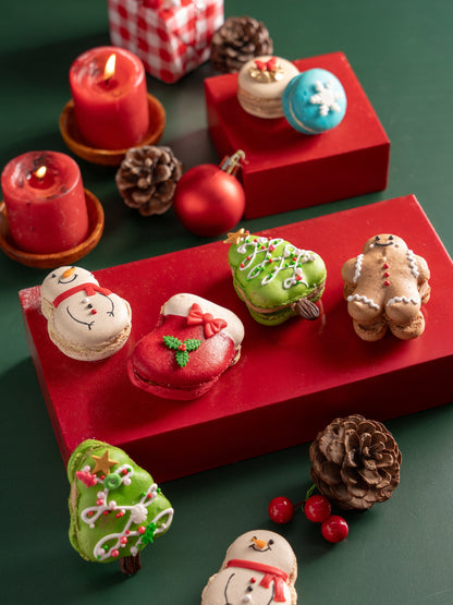 CHRISTMAS MACARONS