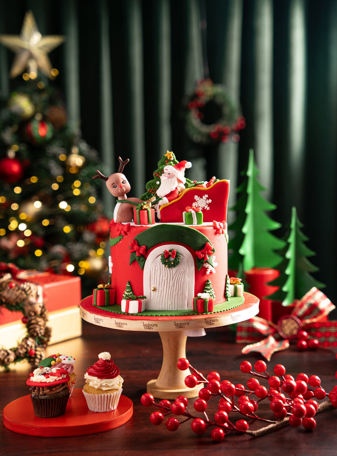 CHRISTMAS CELEBRATION CAKES