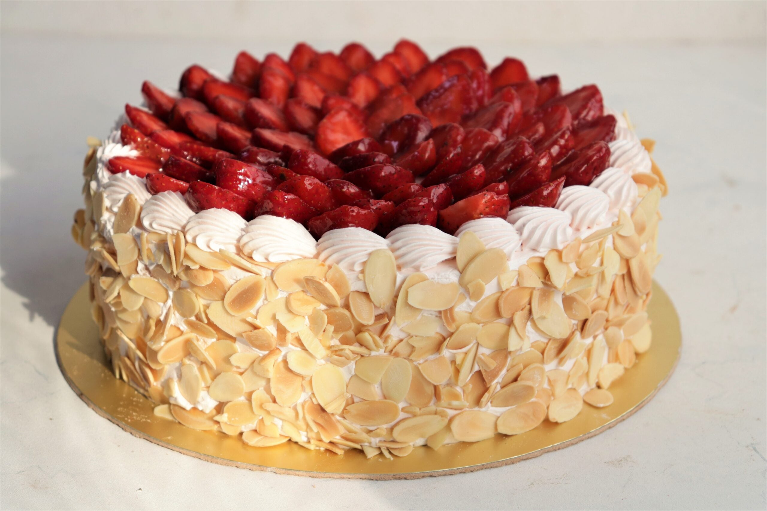 Pineapple Buy 1 Kg Get Half Kg Free Cake | Fb Cakes | Offer Cakes | Online Cake  Shop - Cake Square Chennai | Cake Shop in Chennai