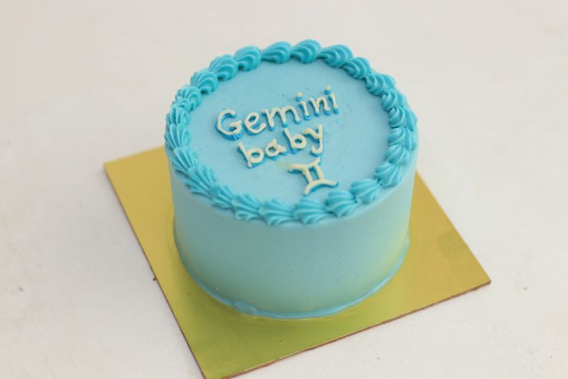 Heart Baby Blue Birthday Cake – Pao's cakes