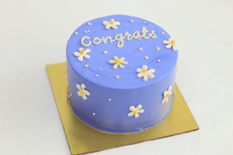 Daisies Mini Cake
