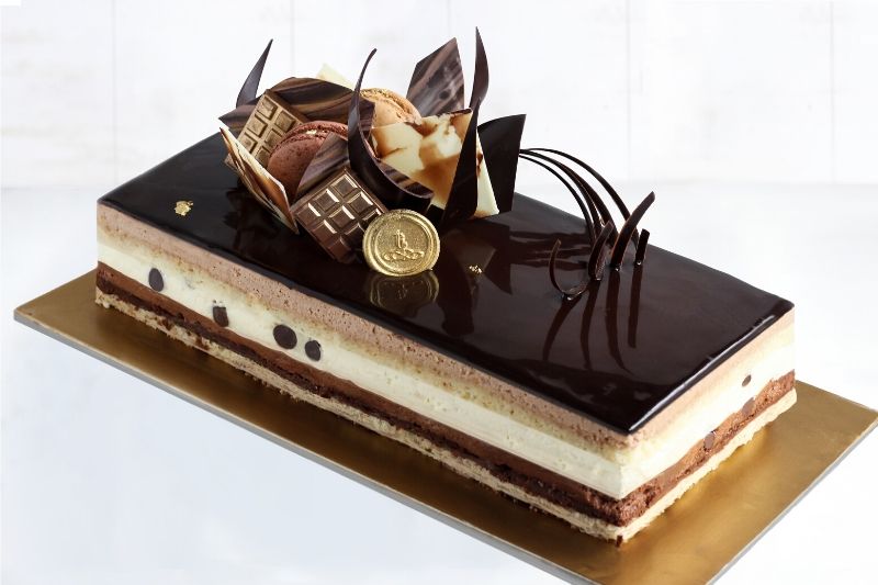 Triple Chocolate Crunchy Cake